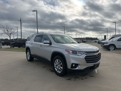 Used 2020 Chevrolet Traverse LT image 7
