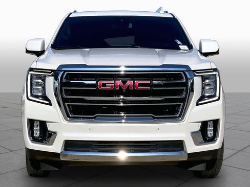 Used 2023 GMC Yukon XL SLT w/ SLT Premium Package AWD/4WD image 4