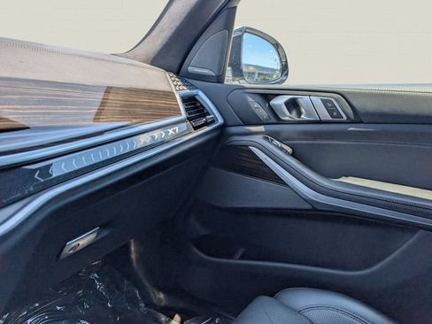 Used 2023 BMW X7 xDrive40i w/ M Sport Package AWD/4WD image 14