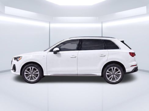 Used 2024 Audi Q3 2.0T Premium Plus w/ Premium Plus Package AWD/4WD image 2