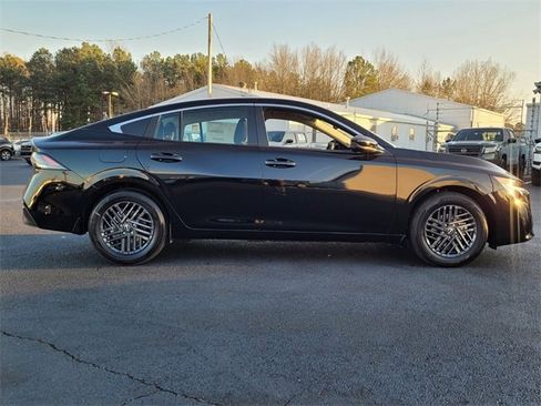 New 2026 Nissan Sentra SV w/ SV Convenience Package image 2