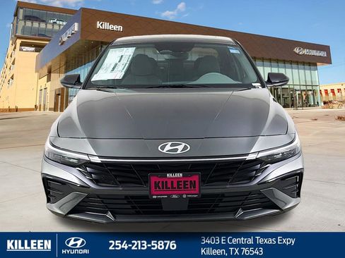 New 2026 Hyundai Elantra SEL Sport Premium FWD image 2
