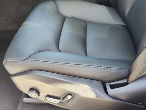 New 2025 Volvo XC60 B5 Core w/ Climate Package image 9