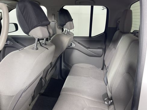 Used 2012 Nissan Frontier SV AWD/4WD image 13