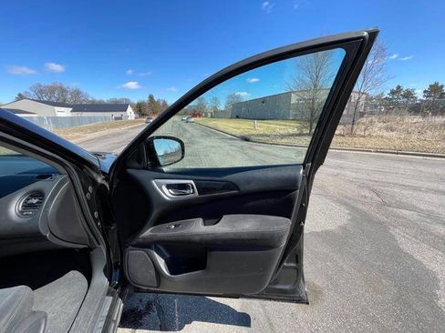 Used 2015 Nissan Pathfinder S image 31