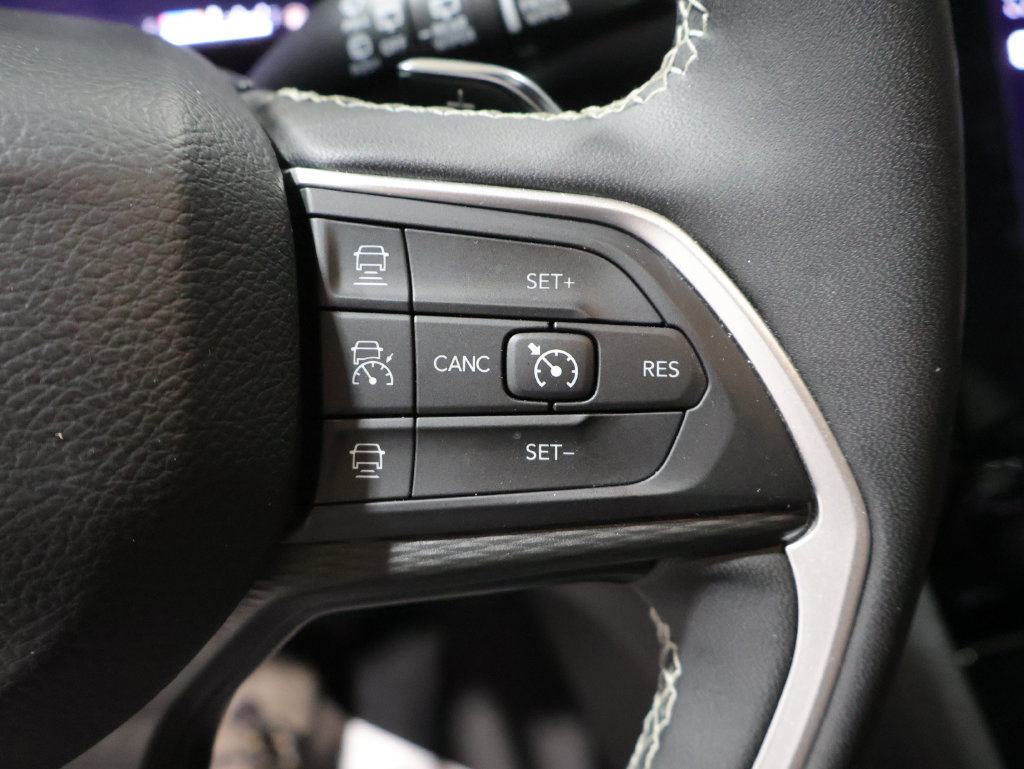Certified 2024 Jeep Grand Cherokee Altitude AWD/4WD image 32