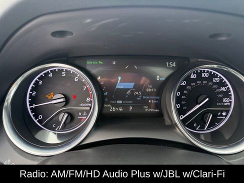 Used 2020 Toyota Camry XLE image 9