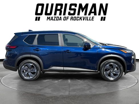 Used 2024 Nissan Rogue SV FWD image 7