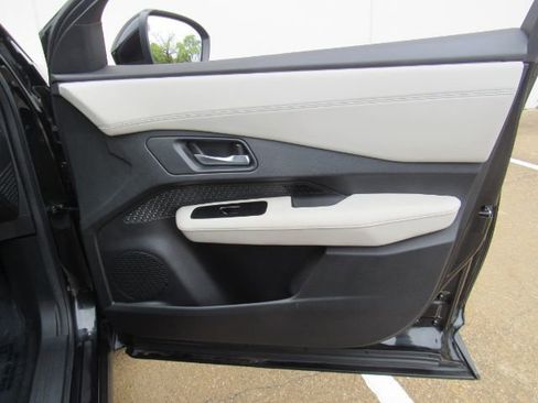 Used 2023 Nissan Ariya FWD image 20