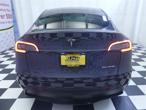 Used 2023 Tesla Model Y AWD image 6