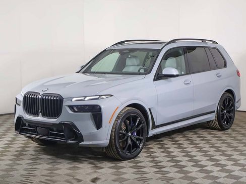 Used 2024 BMW X7 xDrive40i w/ Executive Package image 11