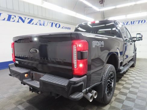 Used 2025 Ford F250 Lariat w/ Black Appearance Package image 4