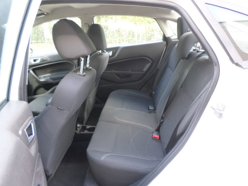 Used 2014 Ford Fiesta SE FWD image 23