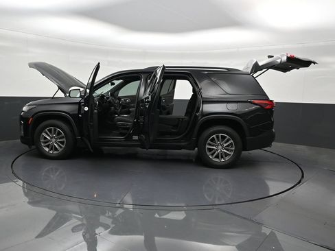 Used 2023 Chevrolet Traverse LT FWD image 34