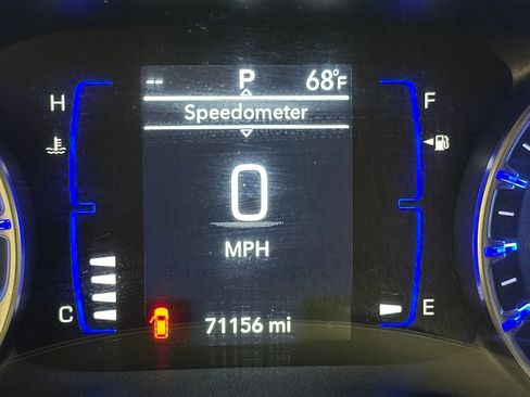 Used 2020 Chrysler Voyager Lxi FWD image 31