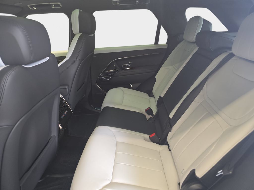 New 2026 Land Rover Range Rover Sport Dynamic SE AWD/4WD image 11