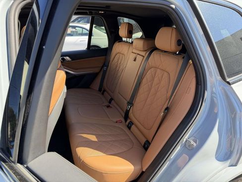 Used 2024 BMW X5 xDrive40i w/ M Sport Package AWD/4WD image 19