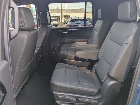 New 2026 Chevrolet Suburban LT w/ Comfort Package AWD/4WD image 44