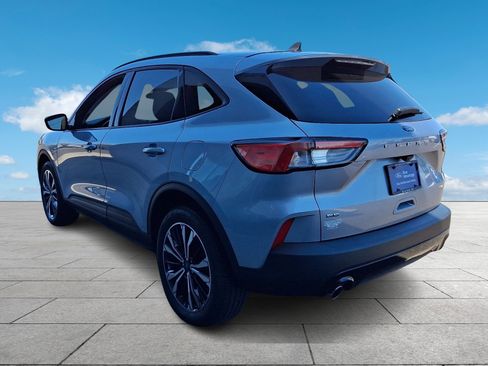 Certified 2022 Ford Escape SE w/ SE Sport Appearance Package image 4