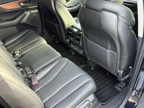 Used 2022 Acura MDX SH-AWD image 25