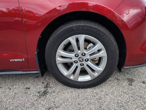 Certified 2021 Toyota Sienna Platinum AWD/4WD image 9