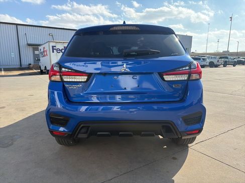 Used 2025 Mitsubishi Outlander Sport LE image 4