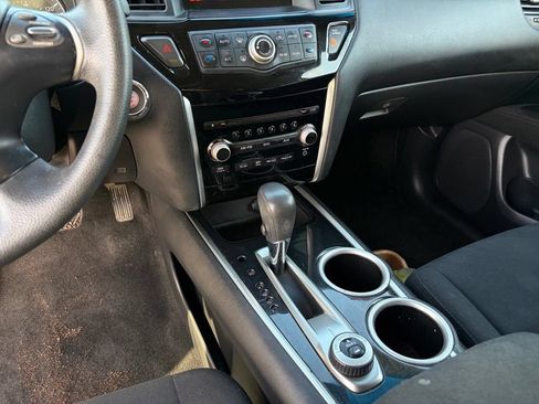 Used 2015 Nissan Pathfinder S FWD image 19