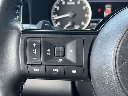 Used 2024 Nissan Pathfinder SL image 22