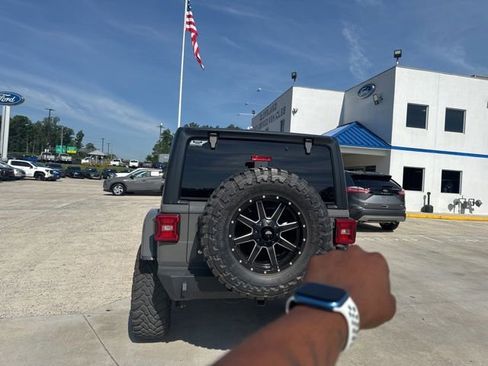 Used 2019 Jeep Wrangler Unlimited Rubicon AWD/4WD image 13