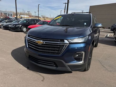 Used 2022 Chevrolet Traverse LT image 4