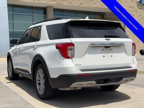 Used 2022 Ford Explorer XLT w/ Equipment Group 202A RWD image 12