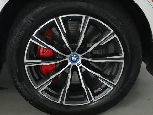 Used 2024 BMW X5 xDrive50e w/ Executive Package AWD/4WD image 11