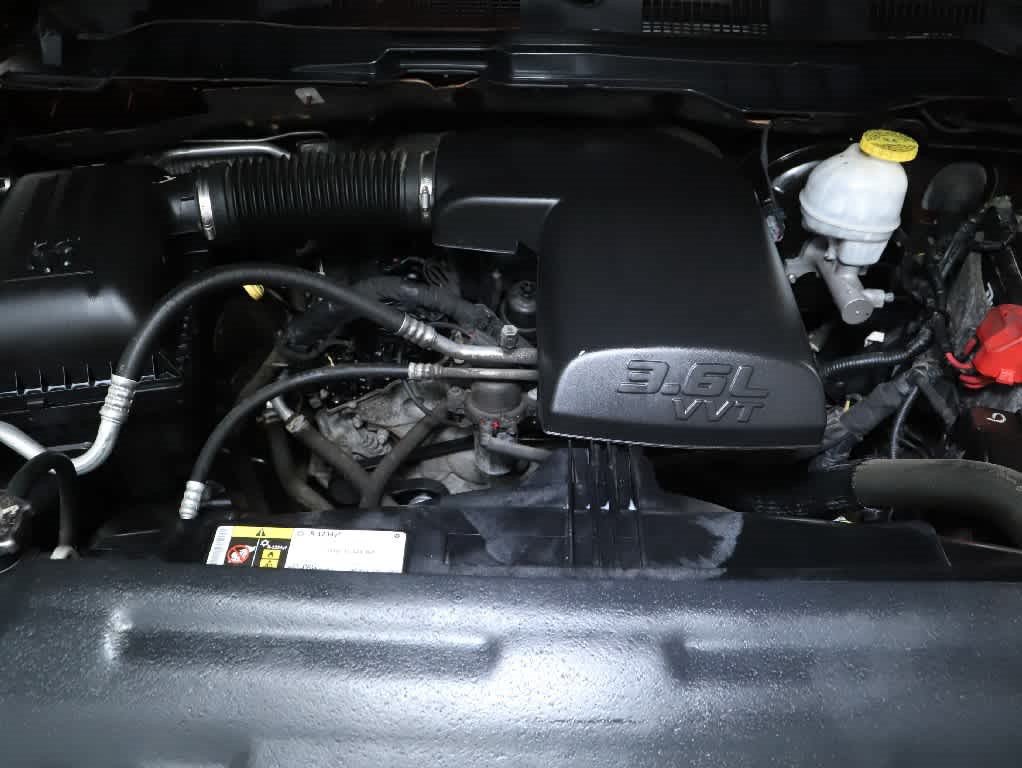 Used 2018 RAM 1500 Express w/ Express Value Package AWD/4WD image 32