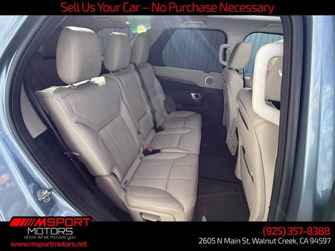 Used 2018 Land Rover Discovery HSE AWD/4WD image 17