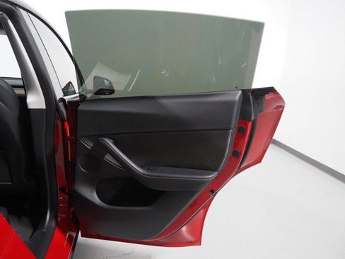 Used 2023 Tesla Model Y Performance image 59