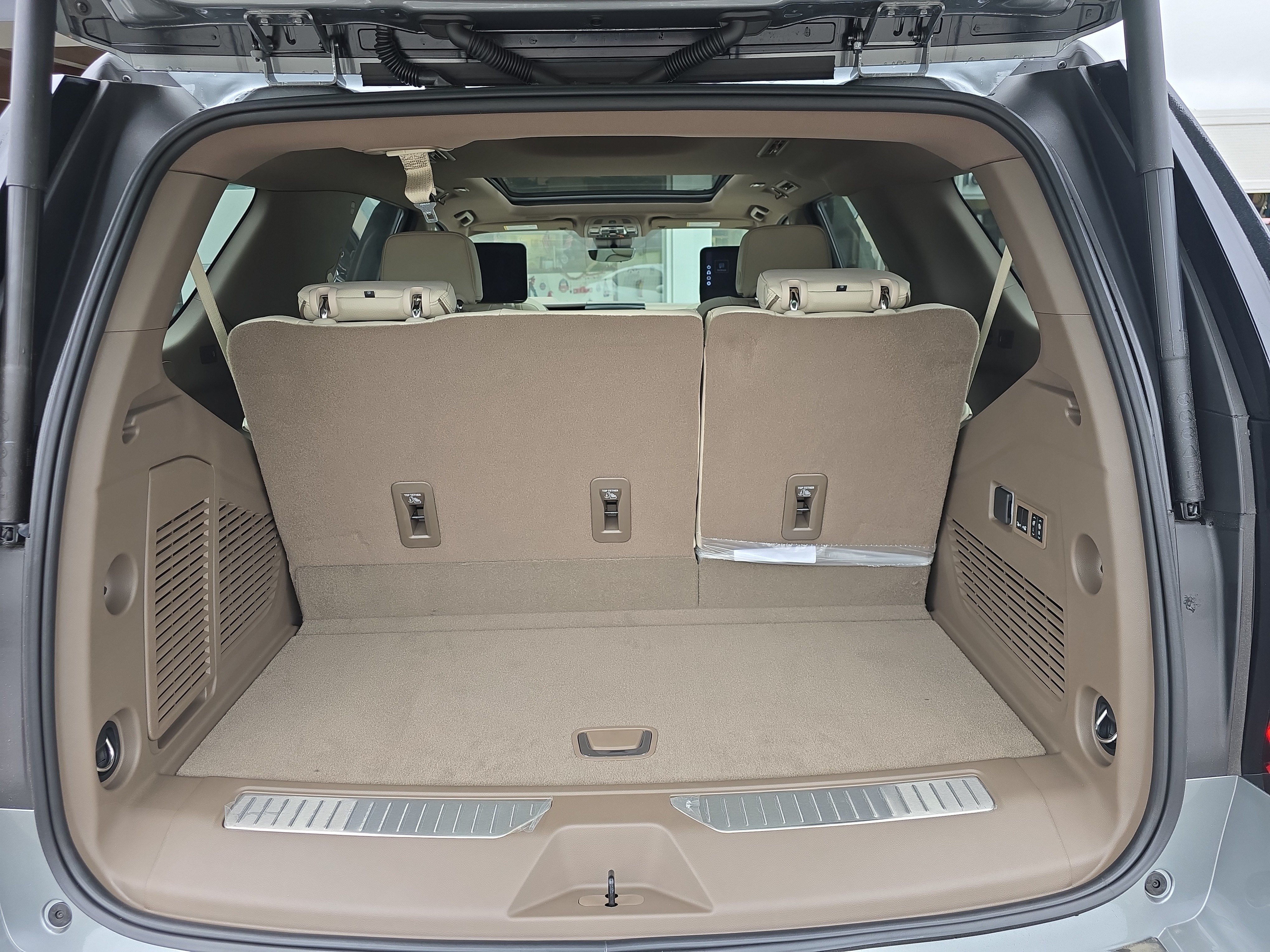New 2026 GMC Yukon Denali w/ Denali Reserve Package AWD/4WD image 5