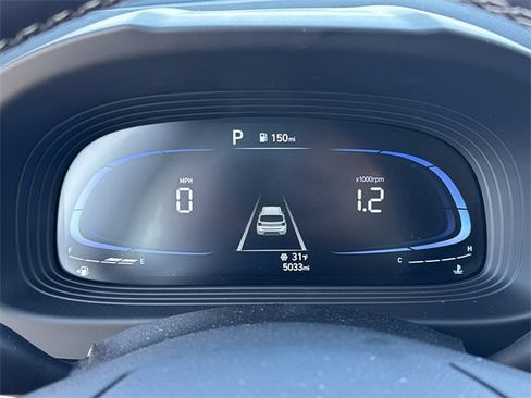 Certified 2025 Hyundai Venue SEL image 26