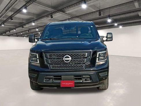 Used 2024 Nissan Titan SV RWD image 18