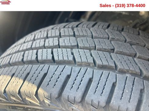 Used 2017 Toyota Sienna XLE FWD image 23