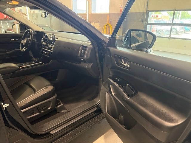 Certified 2023 Nissan Pathfinder SL AWD/4WD image 15