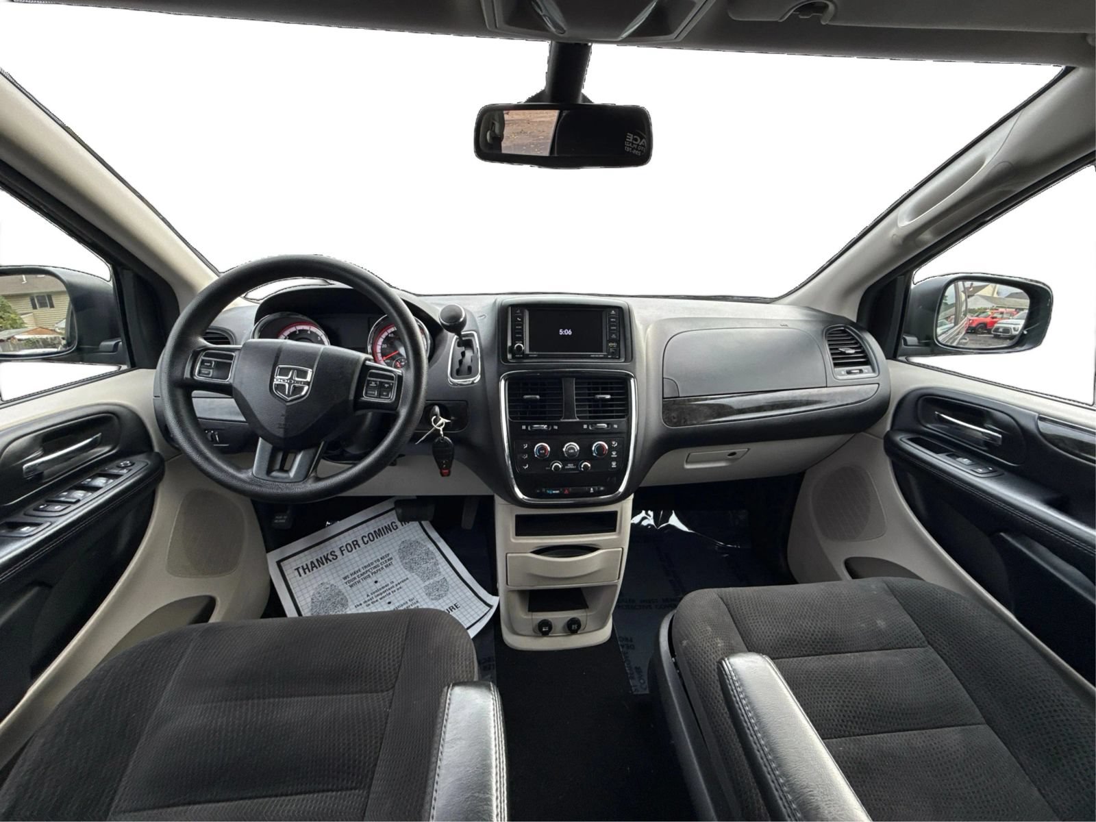 Used 2019 Dodge Grand Caravan SE FWD image 23