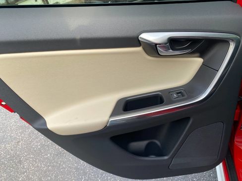 Used 2012 Volvo XC60 T6 R-Design Platinum image 21