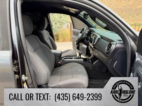 Used 2019 Toyota Tacoma TRD Sport w/ Technology Package RWD image 33