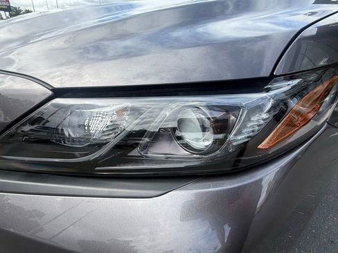 Used 2024 Toyota Camry SE image 5