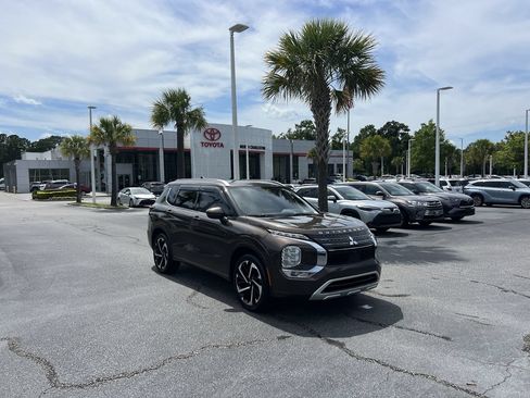 Used 2022 Mitsubishi Outlander SEL FWD image 2