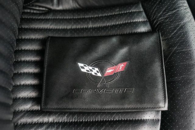 Used 2004 Chevrolet Corvette Convertible w/ Preferred Equipment Group RWD image 51
