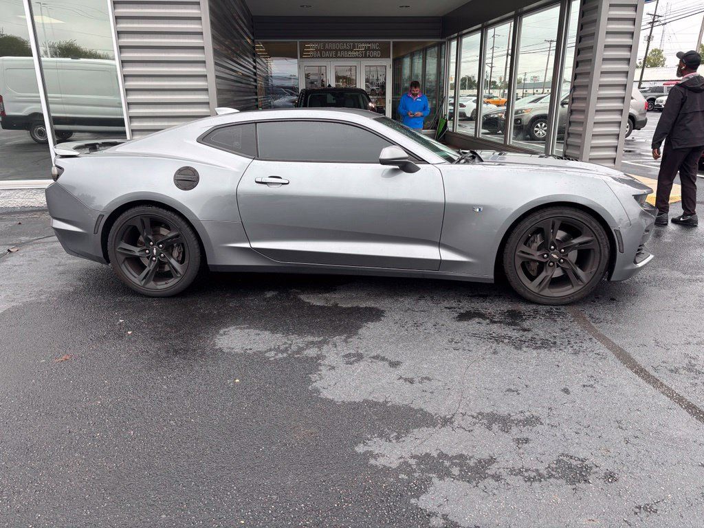 Used 2019 Chevrolet Camaro SS RWD image 4