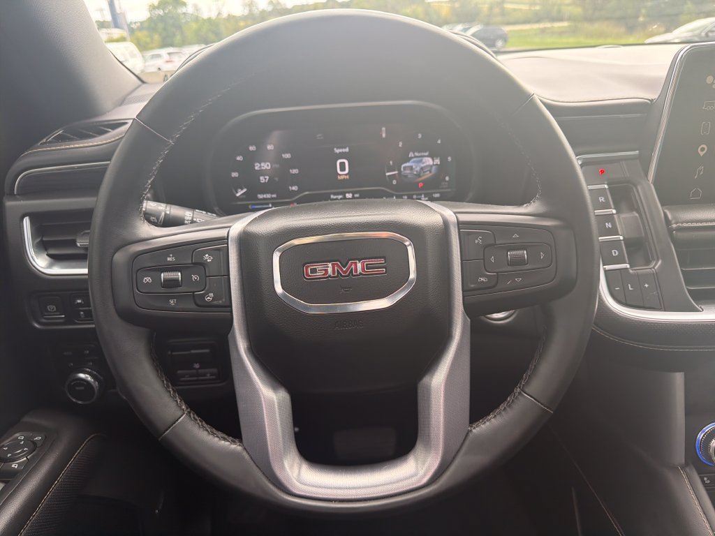 Certified 2023 GMC Yukon SLT w/ SLT Luxury Package AWD/4WD image 13