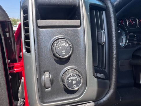 Used 2018 Chevrolet Silverado 1500 LT w/ All Star Edition image 16