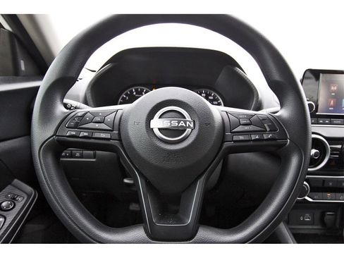 Used 2024 Nissan Sentra S image 9